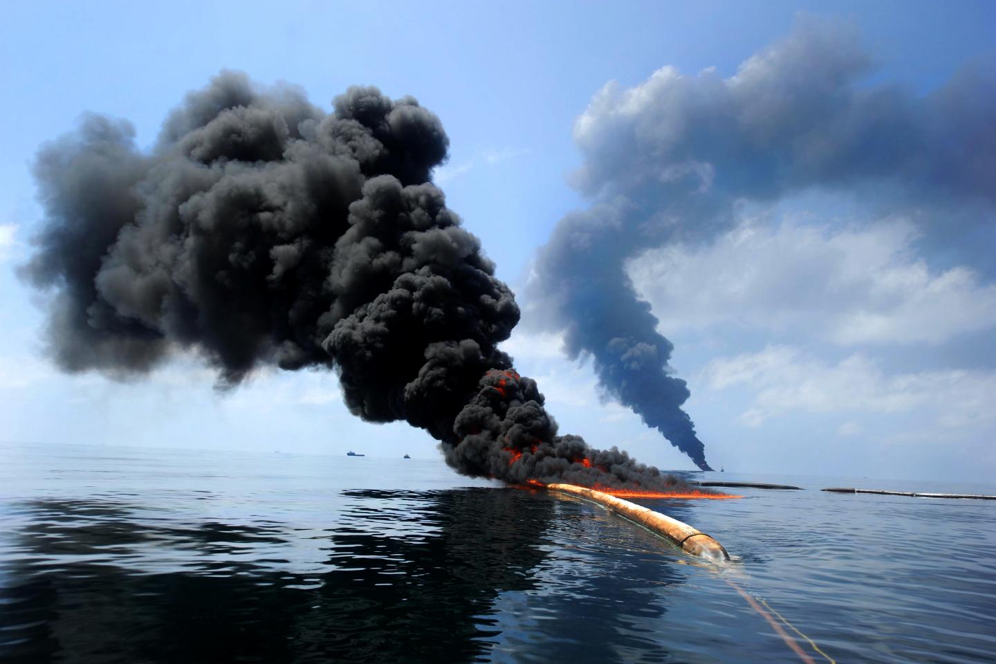 Oil Burn After Deepwater Hosrizon Spill