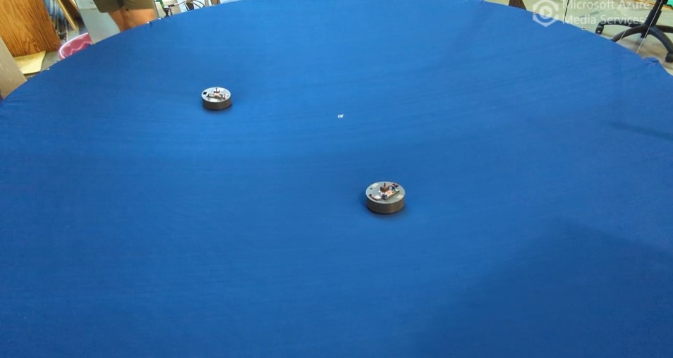 Mini Robots Learn to ‘Swim’ on Stretchy Surfaces