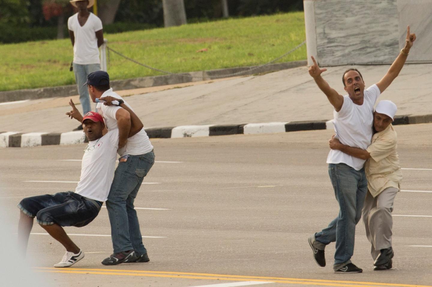 Cubans Reacting to Pope Francis