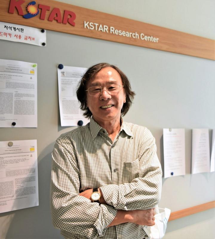 Professor Hyeon K. Park