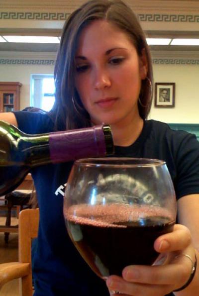 Factors that Affect How Much Wine You Pour