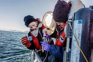 Sampling phytoplankton