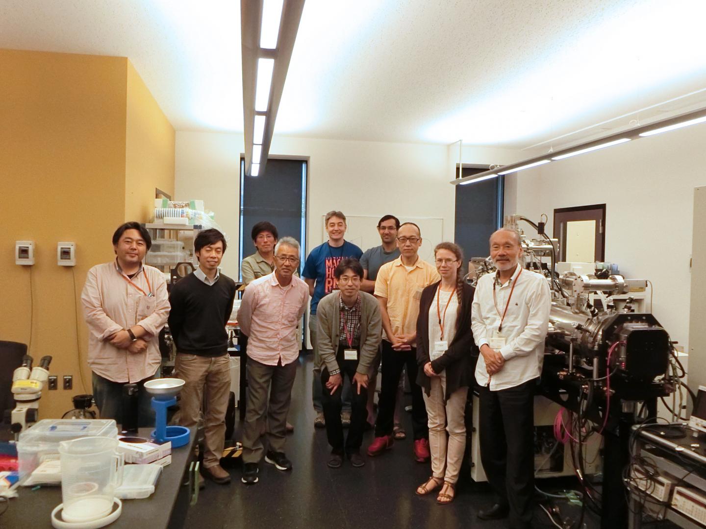 The Quantum Wave Microscopy Unit Besides the Low-Energy Electron Microscope