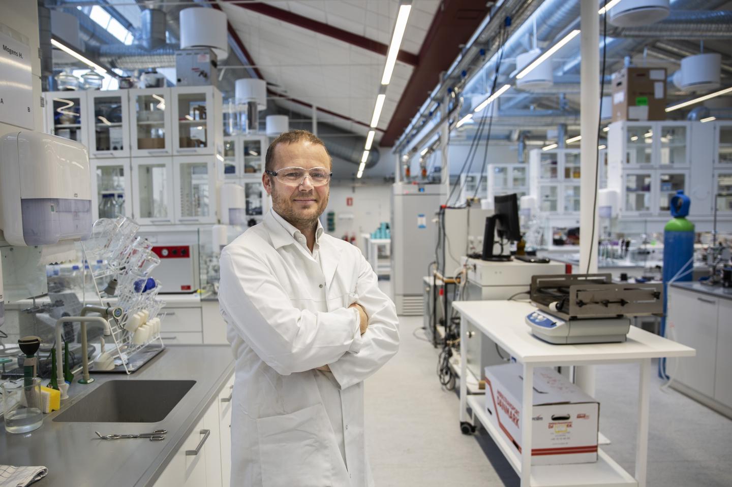 Professor Anders Bentien in his lab