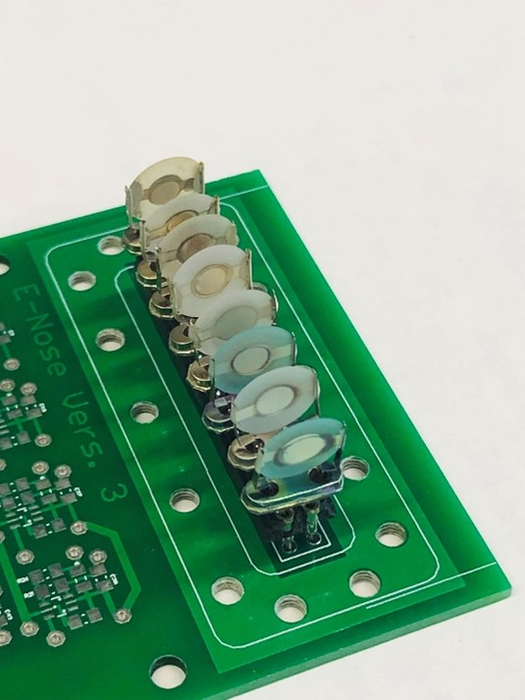 ‘E-nose’ sniffs out mixtures of volatile organic compounds (VOCs)