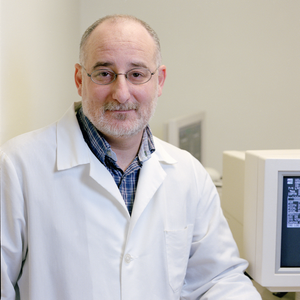 Howard N. Hodis, MD, director of the USC Atherosclerosis Research Unit, internal medicine specialist with Keck Medicine and lead researcher of the study.