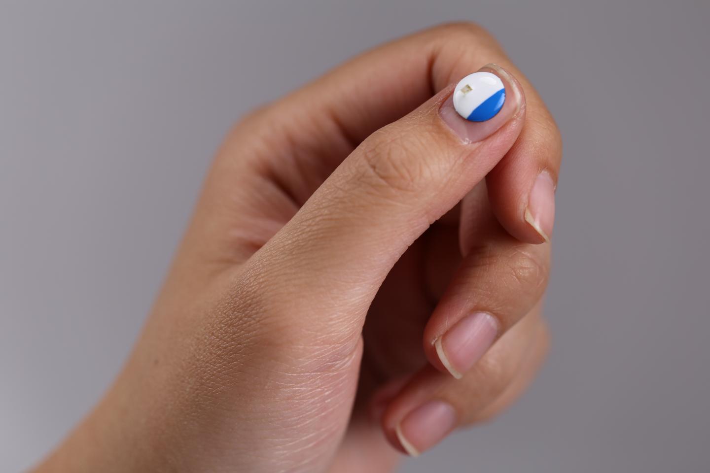 UVA Sunlight Skin Sensor on Fingernail