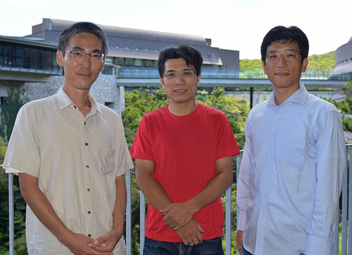Mr Kyota Kamiyoshi, Dr Kun-Yi Hsin, and Dr Yoshiyuki Asai, OIST Integrated Open Systems Unit