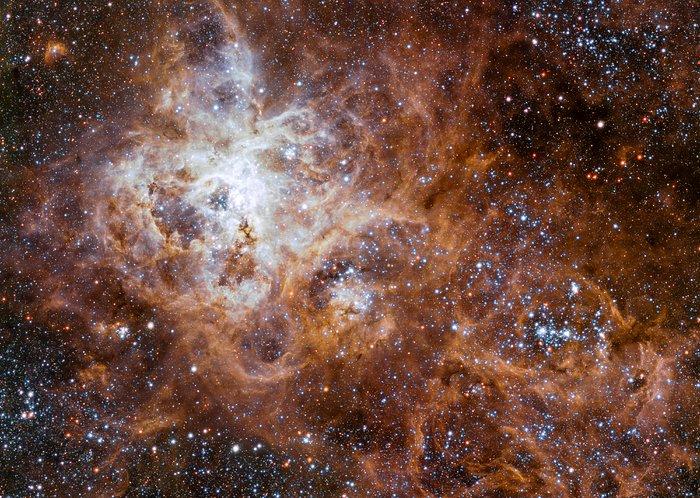 Gigantic Star-Forming Region in the Large Magellanic Cloud Galaxy
