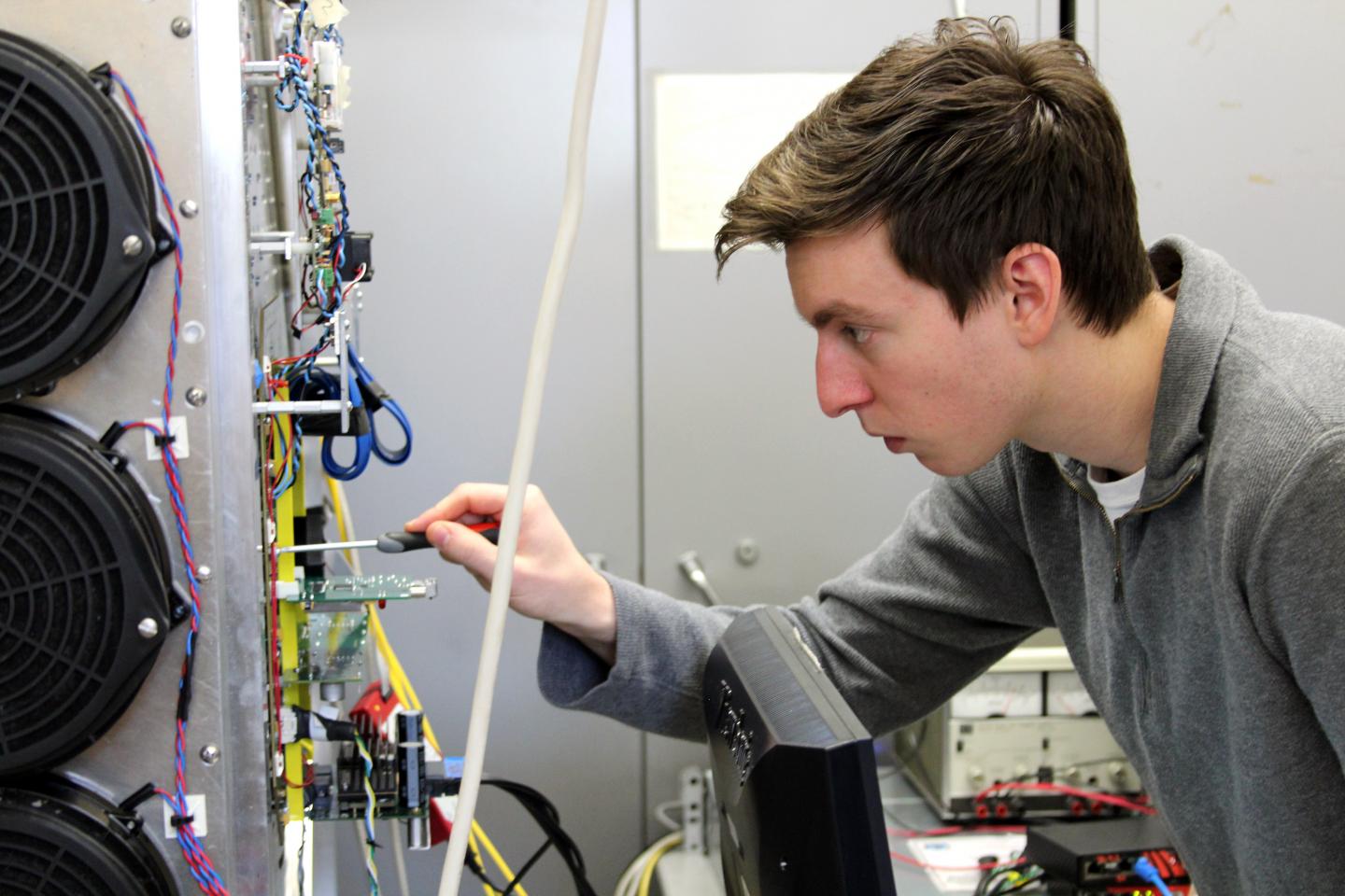 A Studentworking [IMAGE] | EurekAlert! Science News Releases