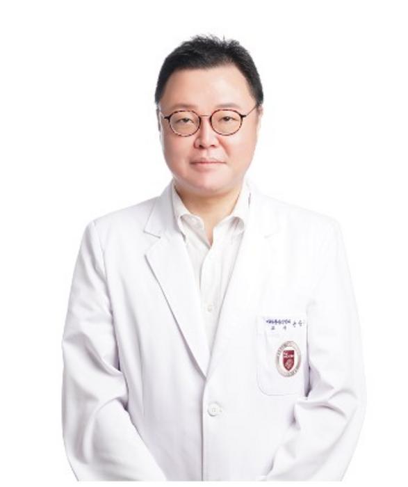 photo of Prof. Yoon