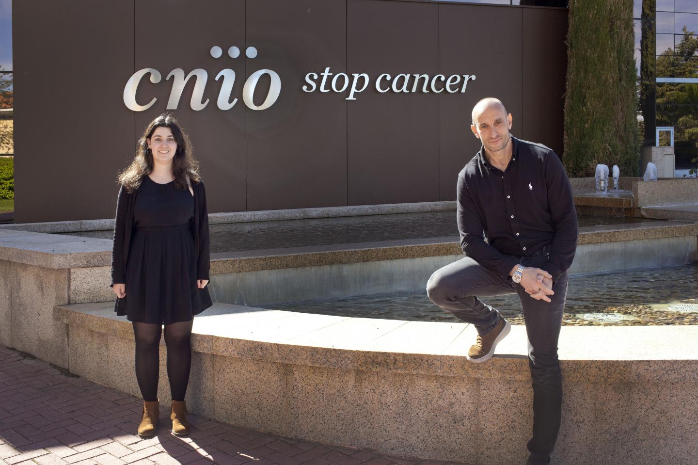 CNIO researchers Nabil Djouder (right) and Ana Teijeiro (left)