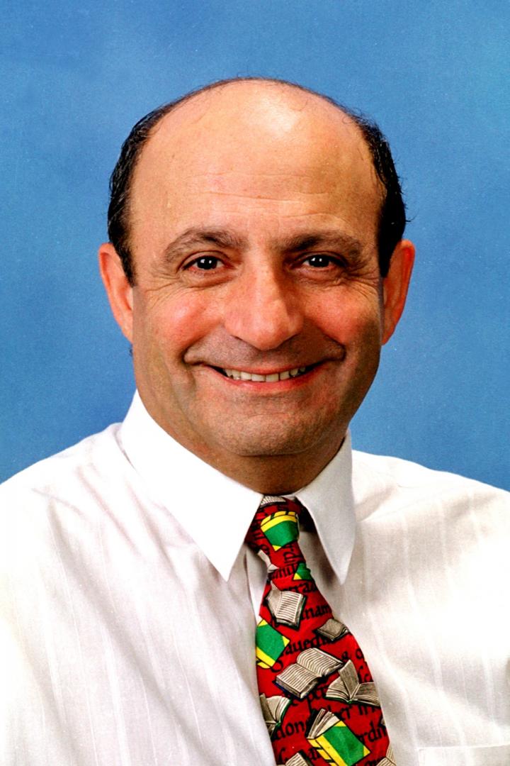 Isaac Elishakoff Receives Prestigious  'Blaise Pascal Medal' for Engineering