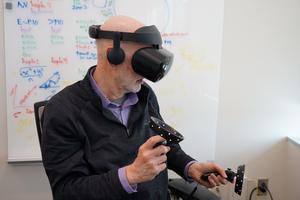 George-Spirou-using-VR