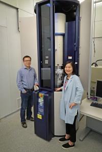 Brookhaven Scientists at CFN's TEM Facility
