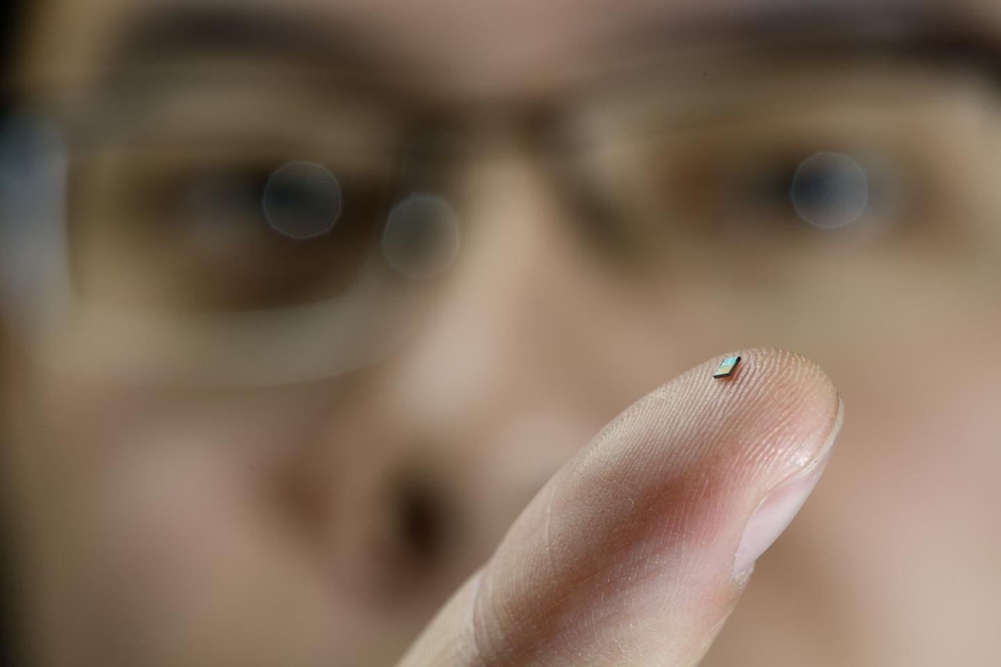 World's Smallest Temperature Wireless Temperature Sensor