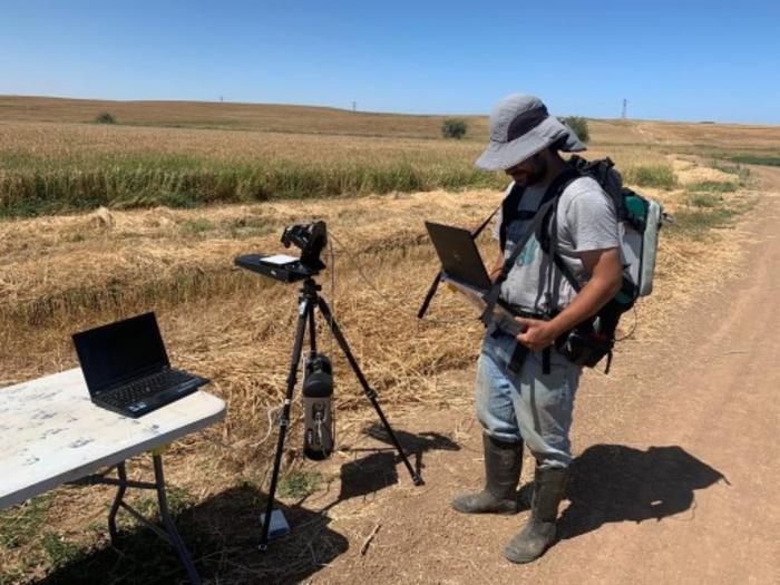 Dual-field of view system for spectral data collection