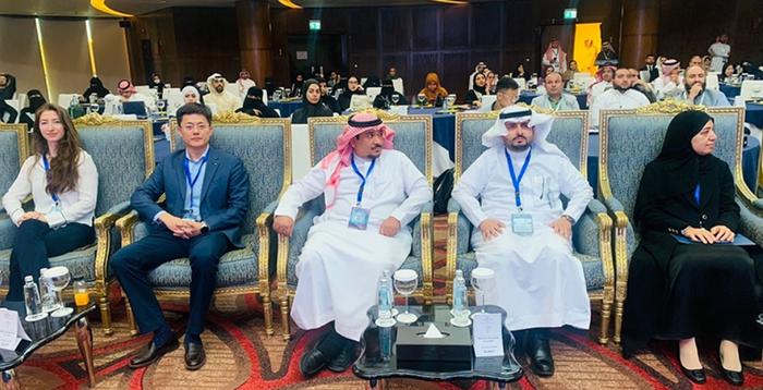 Dr. Luo at the Saudi Society of Medical Genetics Annual Conference