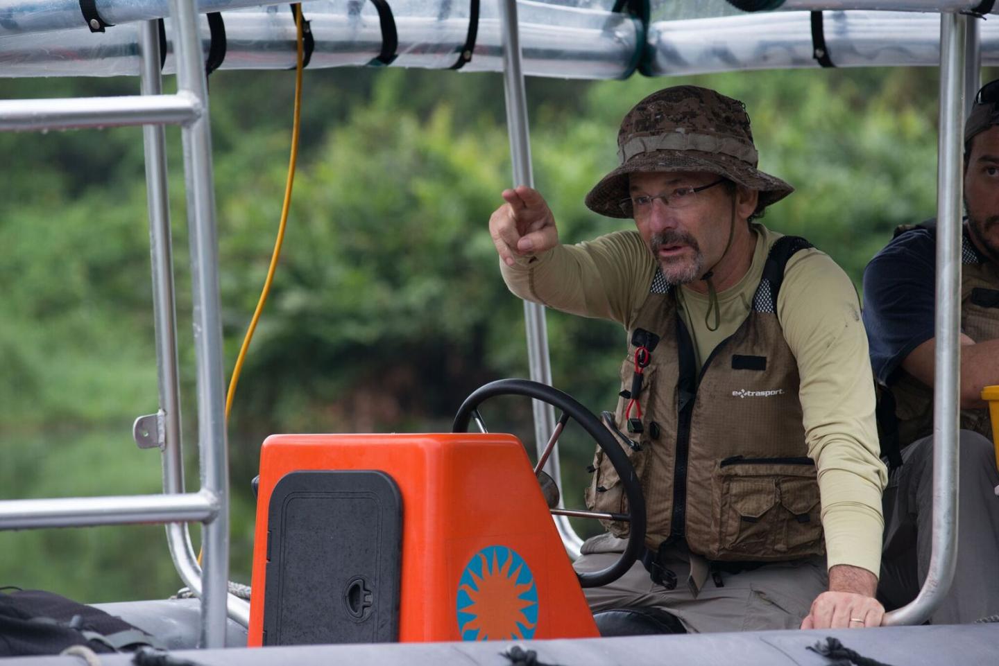 Hector Guzman, Smithsonian Tropical Research Institute