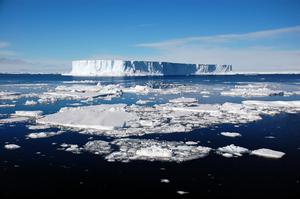 Icebergs collapsing from the Antarctic Ice Sheet