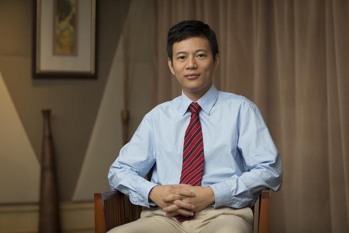 SMU Associate Professor Hu Jianfeng