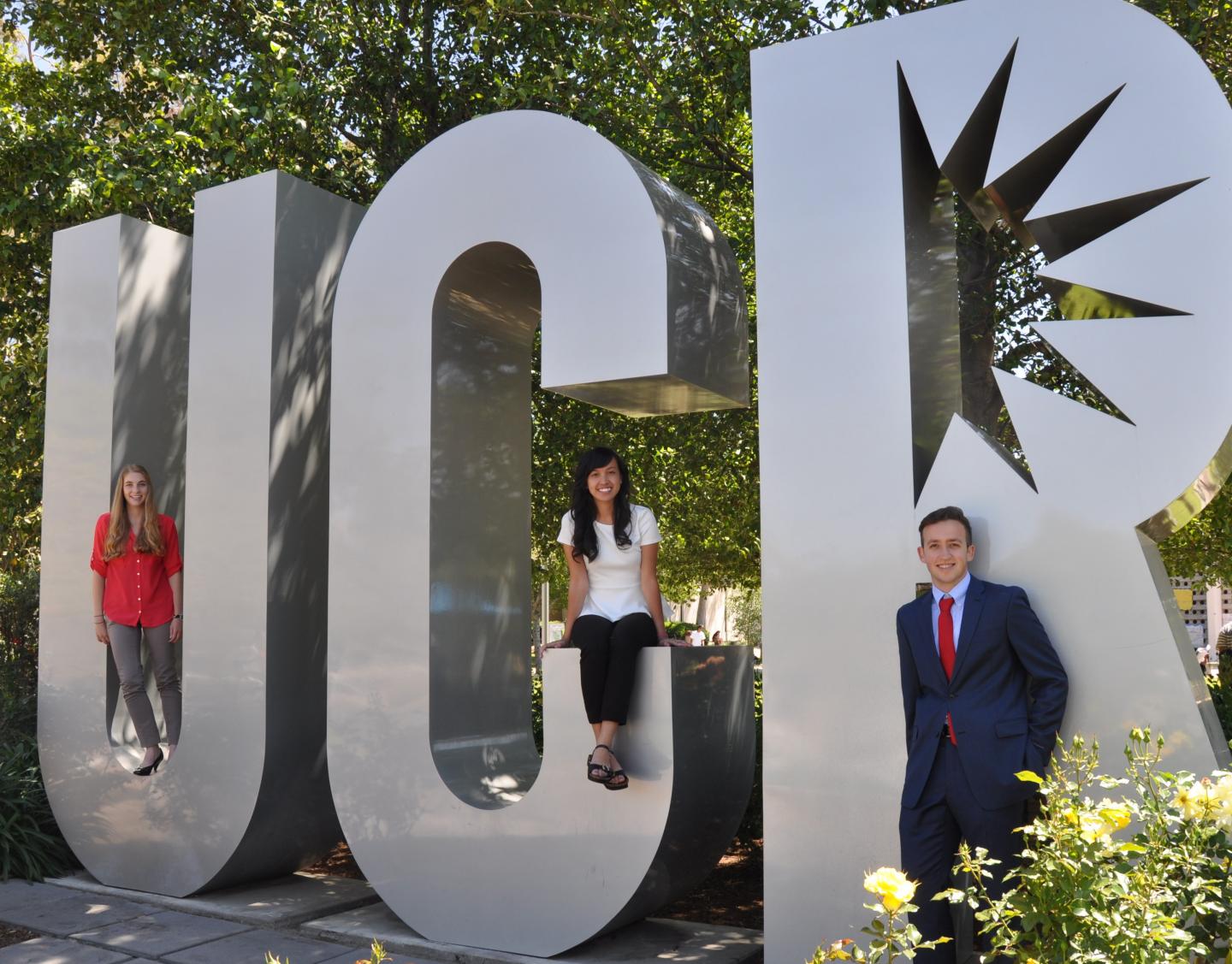Strauss Scholars at UC Riverside, 2015 (2 of 2)