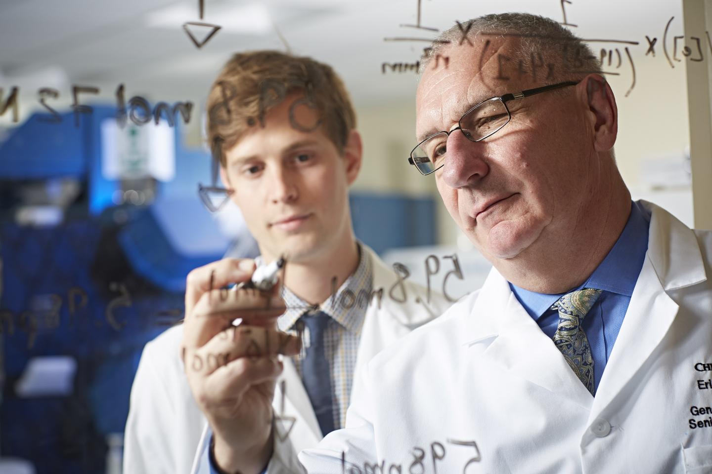 Researchers Pawel Bialk and Eric Kmiec, Ph.D.