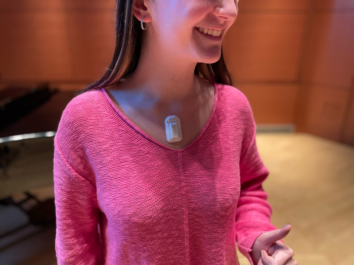 Wearable device for vocal fatigue