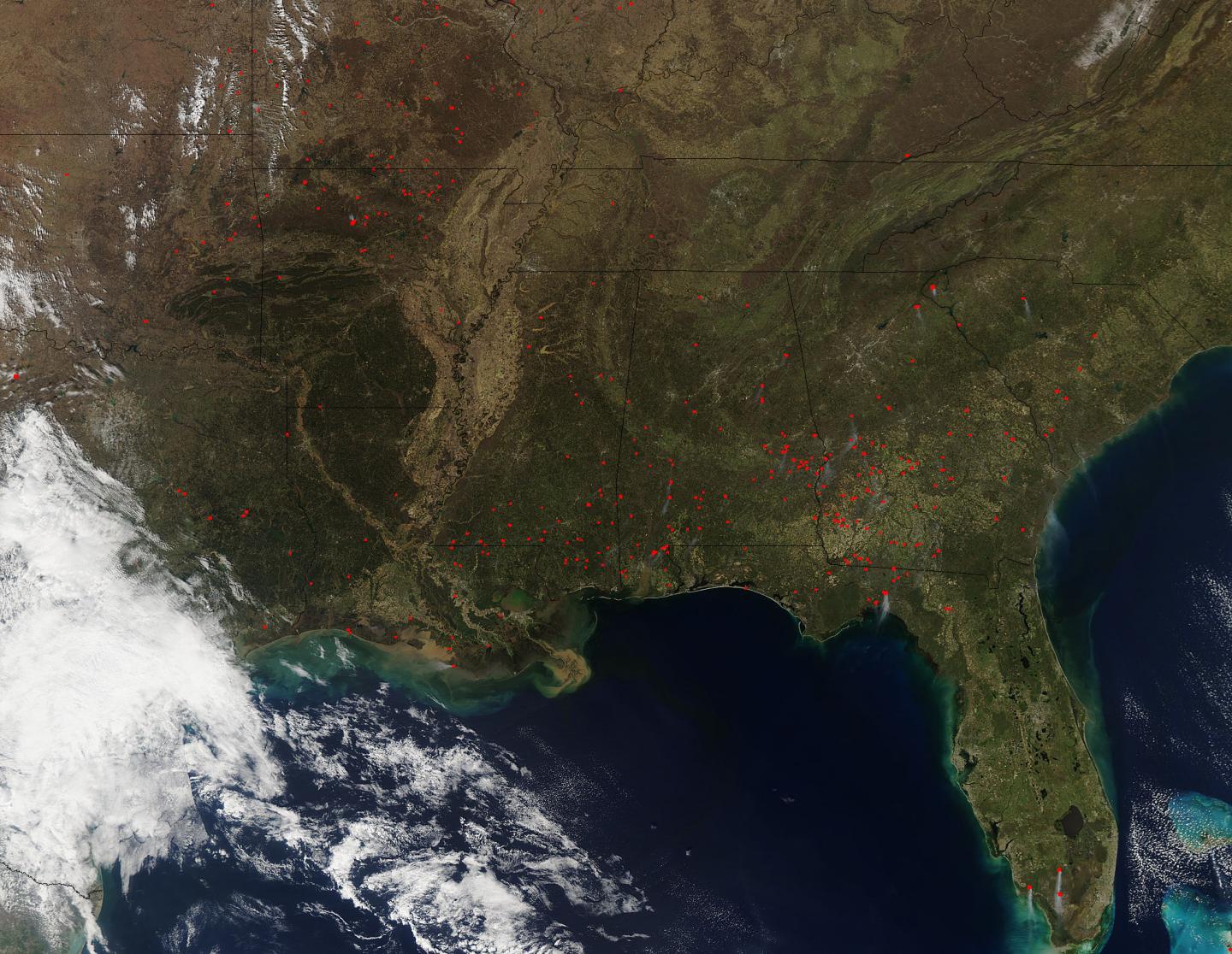 NASA Satellite Sees Fires in Southeastern U.S.