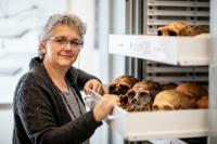 Patricia Kramer with UW Neandertal Model Collection