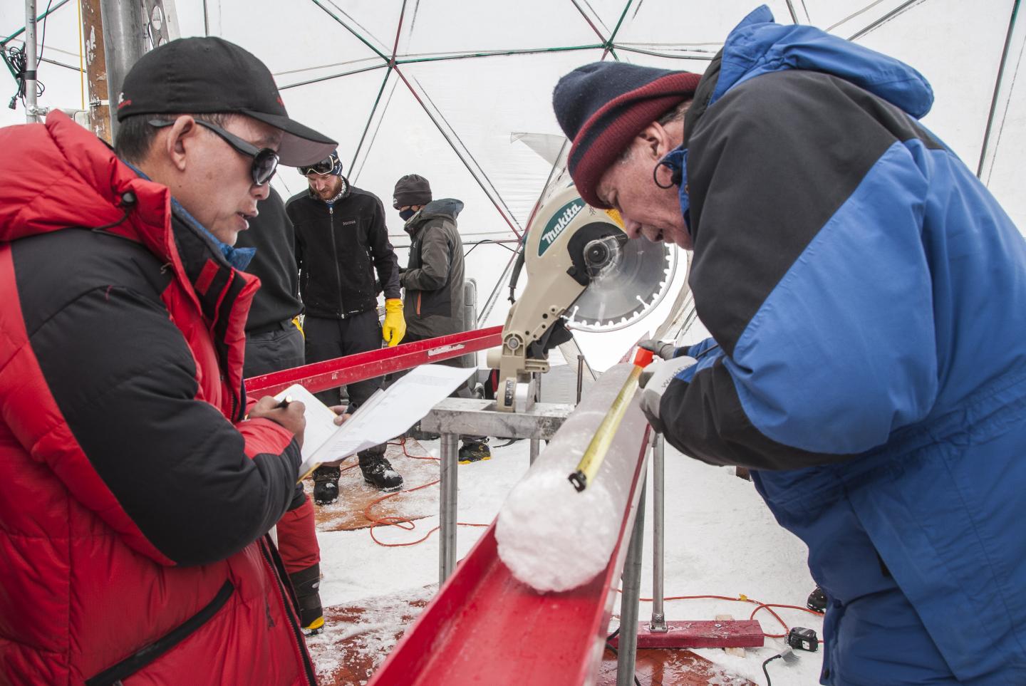 Processing an ice core