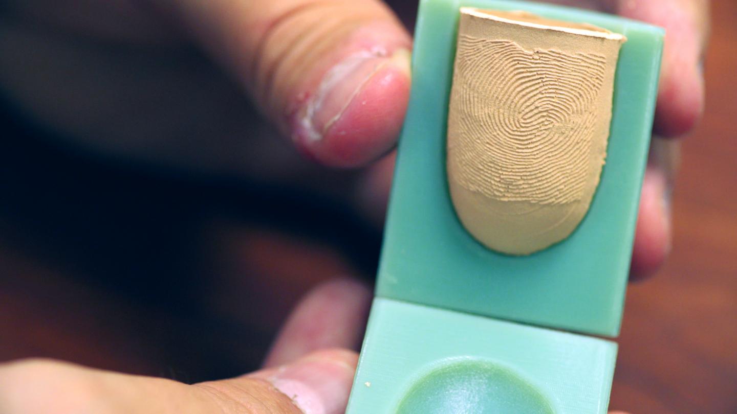 3-D Fingerspoof Mold