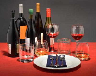 Size, Shape and Color of Wine Glass Affect How Much You Pour