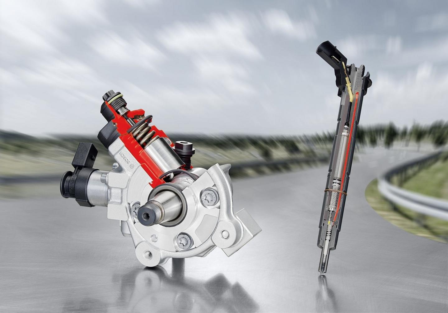 Injection Pumps and Injectors Generate Pressures of 2500 Bars