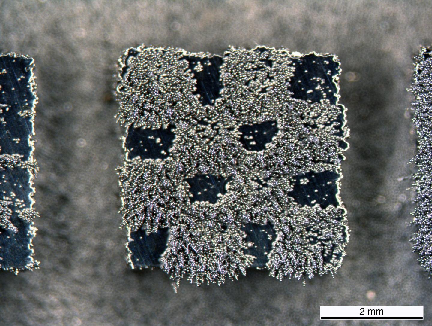 Mini-Schachbrett aus magnetisiertem Edelstahl