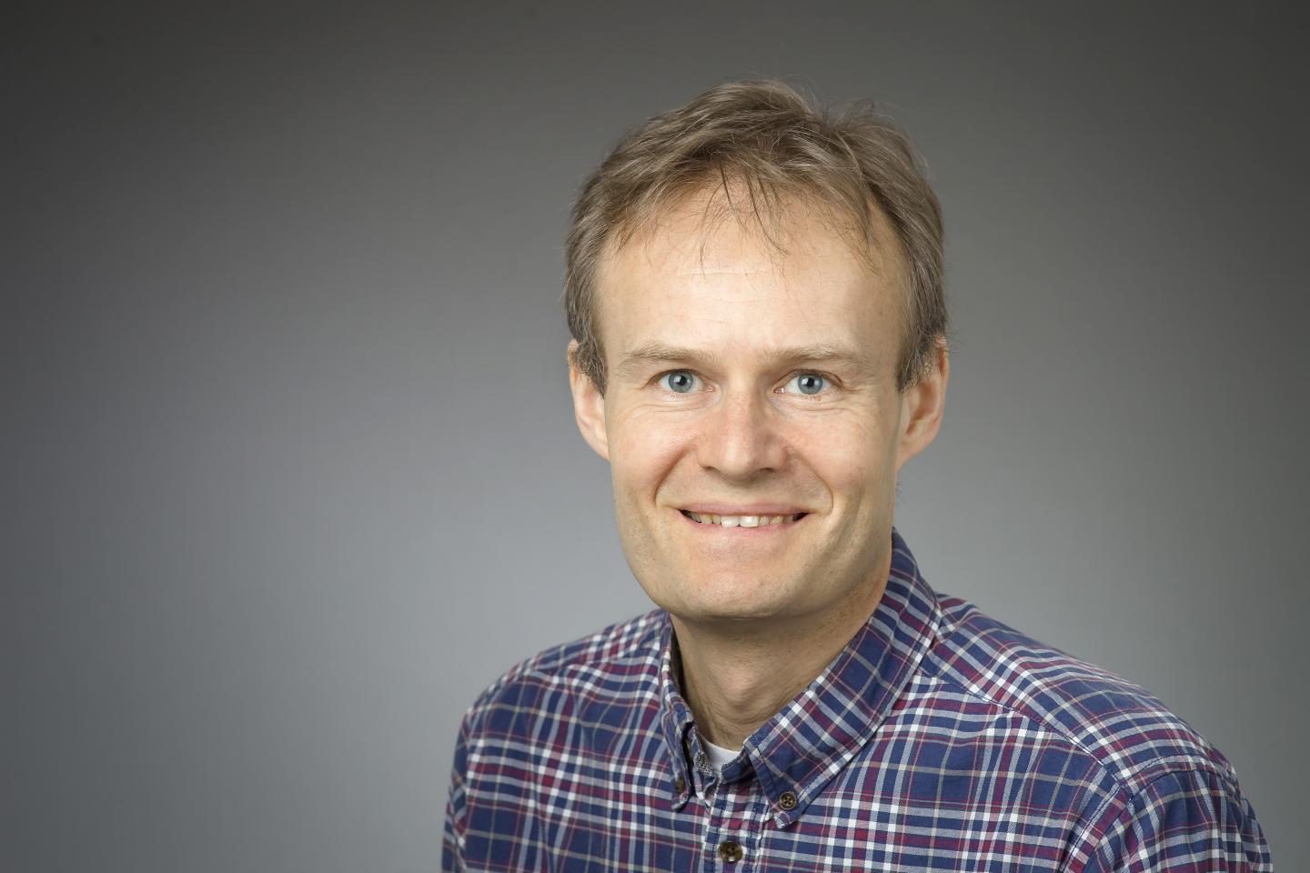 Anders Hofer, Ume&aring; University