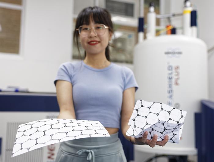 Mess is best: disordered structure of battery-like devices improves performance