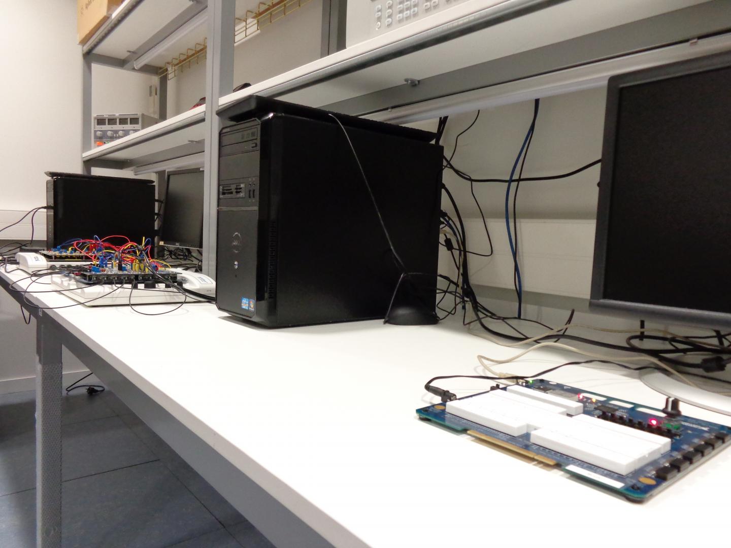 The UOC's remote laboratory for performing experiments for computer science