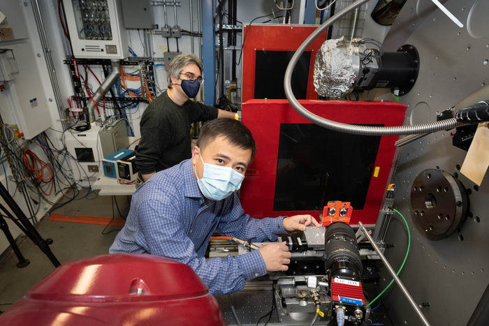 Scientists at battery research beamline at NSLS-II