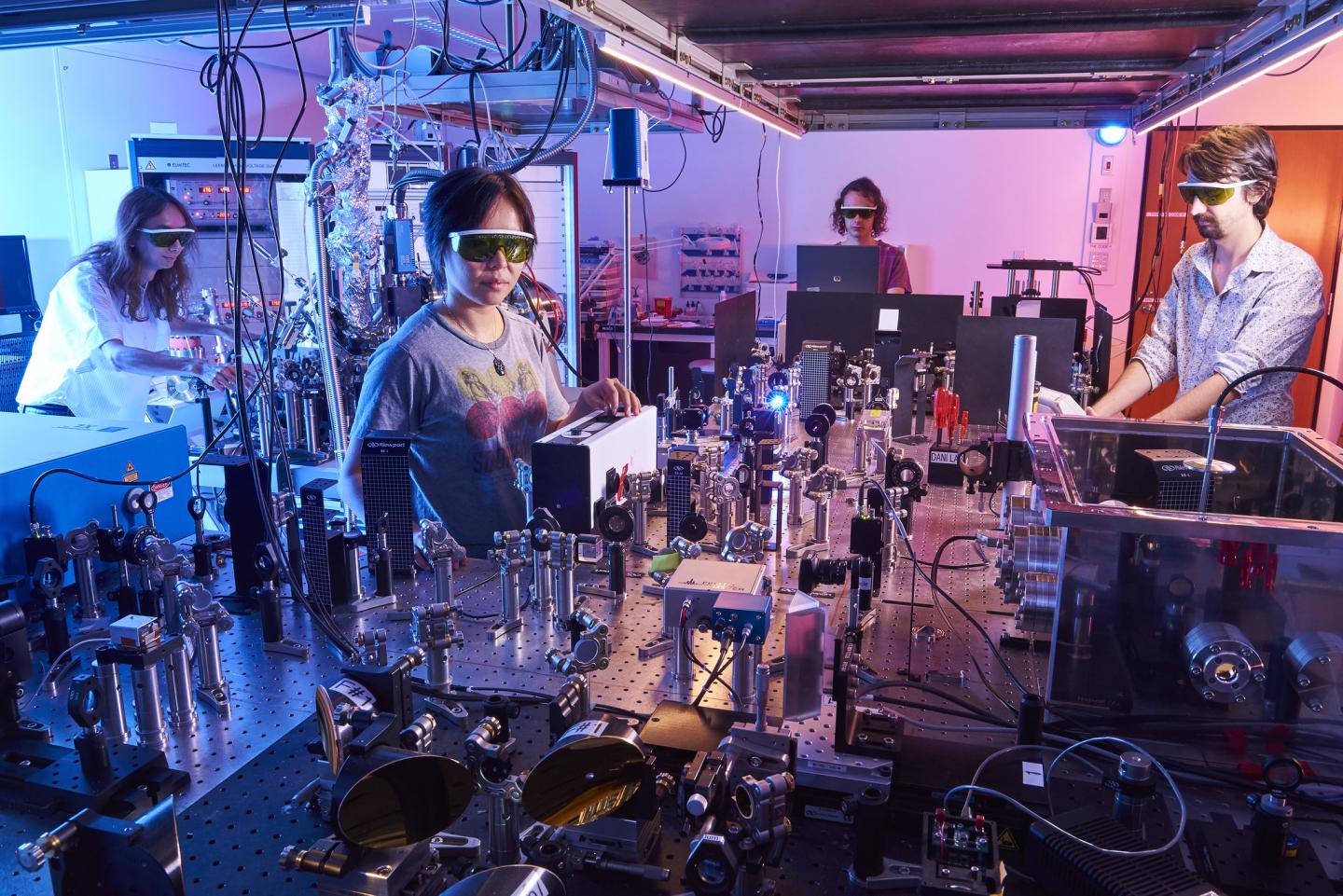 Researchers from the Femtosecond Spectroscopy Unit in the Laser Lab