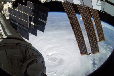 Hurricane Earl From the International Space Station