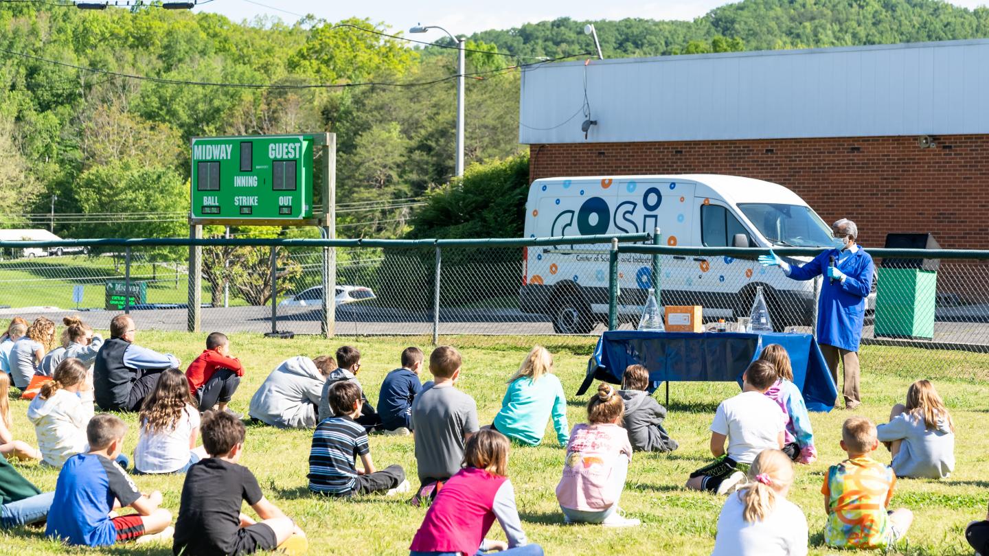 ORNL Director Thomas Zacharia speaks