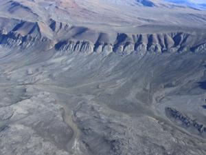 Polygons and channel networks on the west side of Axel Heiberg Island