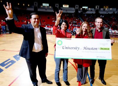 $300,000 Donation from BP Includes Solar Vehicle for UH (1 of 2)