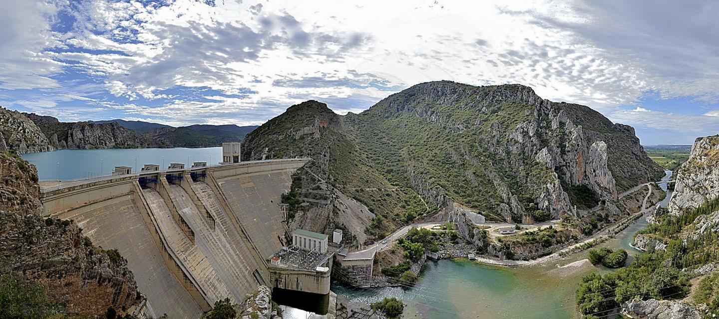 Santa Ana Dam at the Noguera Ribagorzana Rive