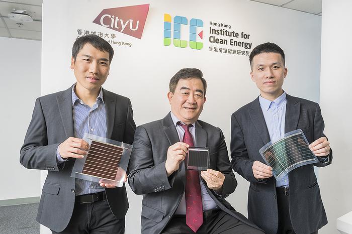 Highly efficient and stable solar cells can now be mass produced like printing newspapers