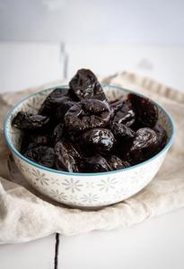 Prunes in bowl