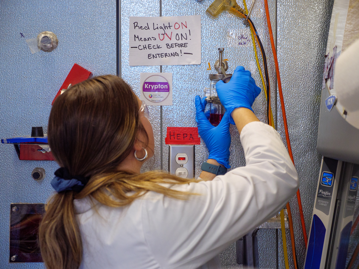 Operating the chamber