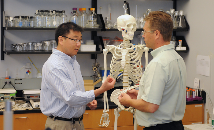 Yao in lab at MUSC.