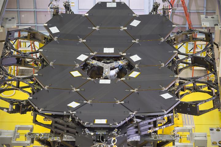 By the Dozen: NASA's James Webb Space Telescope Mirrors